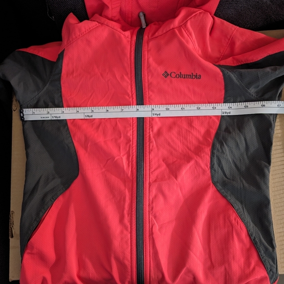 Medium light spring coat - Picture 3 of 4